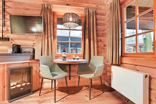 Foto van Vakantiehuis in Brabant met Bubbelbad - Vakantiehuis in Diessen-Baarschot - LivingRoom