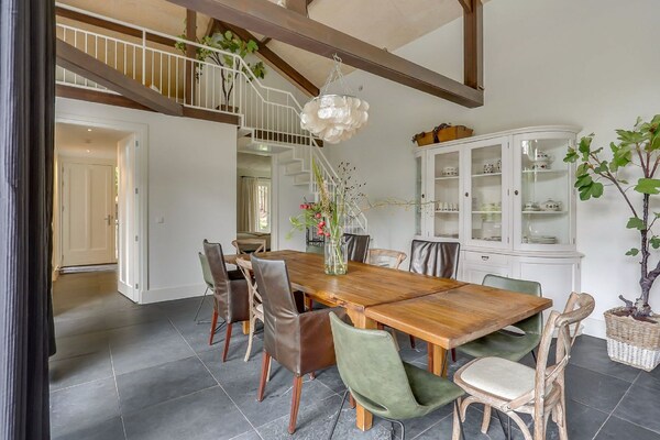 Foto van Ruime Familievilla Uden - Vakantiehuis in Uden - DiningRoom