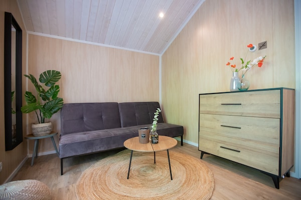 Foto van Tiny House in Brabant met Terras - Vakantiehuis in Oirschot - LivingRoom