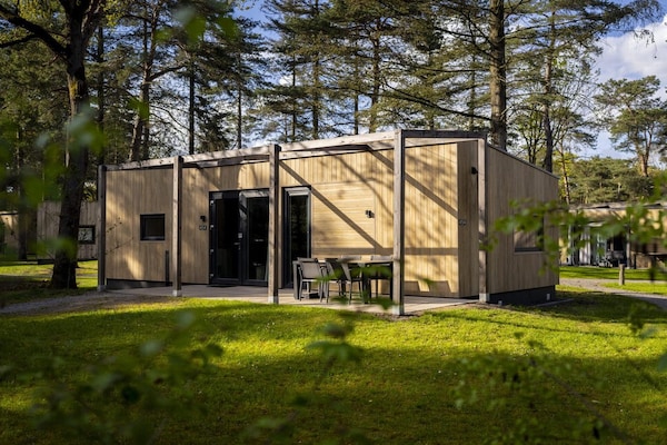 Foto van Lodge in Bospark met Sauna & Tuin - Vakantiehuis in Mierlo - ParkFacilities