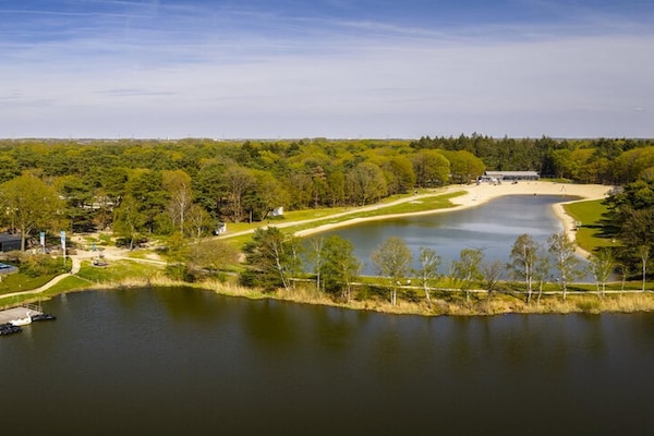 Foto van Lodge in Bospark 't Wolfsven met Tuin - Vakantiehuis in Mierlo - ParkFacilities
