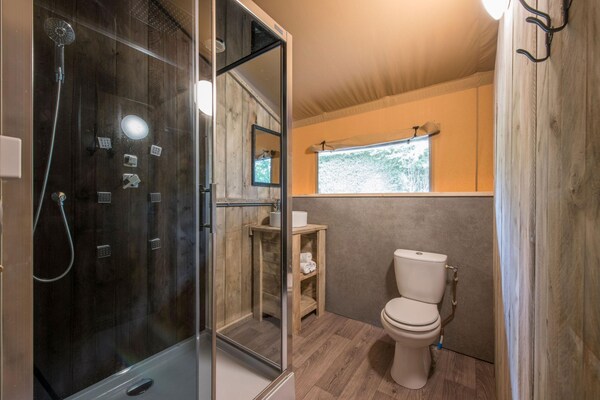 Foto van Bos Safari Tent Retreat - Vakantiehuis in Mierlo - BathRoom