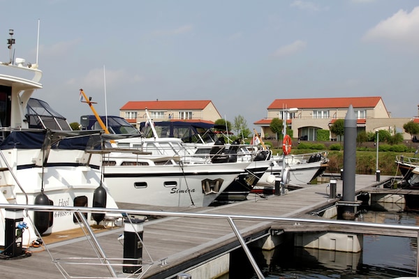 Foto van Havenwoning met fantastisch uitzicht - Vakantiehuis in Heel - ParkFacilities