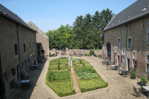 Foto van Appartement nabij centrum in Mesch - Vakantiehuis in Mesch-Eijsden - ExteriorSummer