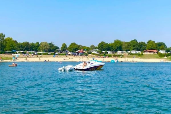 Foto van Glamping Tent in Nederland met Terras - Vakantiehuis in Lathum - AreaSummer20KM