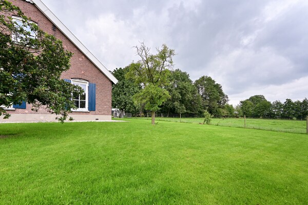 Foto van Gezellige vakantie op het platteland - Vakantiehuis in De Heurne - GardenSummer