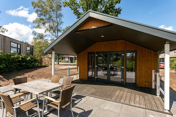 Foto van Premium Lodge nabij recreatiemeer - Vakantiehuis in Hoge Hexel - ExteriorSummer