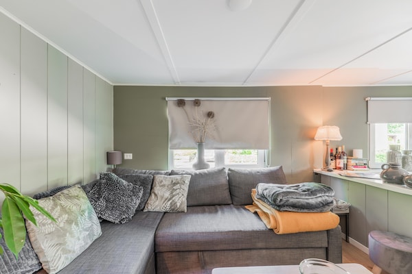 Foto van Chalet in Reutum bij Almelo Nordhorn Kanaal - Vakantiehuis in Reutum - LivingRoom