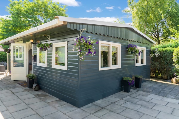 Foto van Chalet in Reutum bij Almelo Nordhorn Kanaal - Vakantiehuis in Reutum - ExteriorSummer