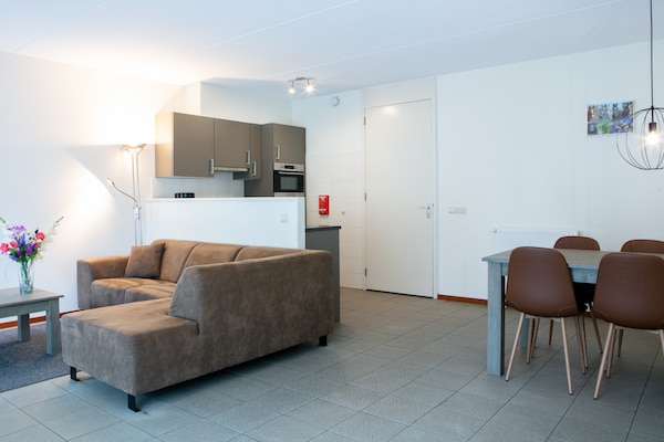 Foto van Rustige open plek met kind - Vakantiehuis in Hardenberg (rheezerveen) - LivingRoom