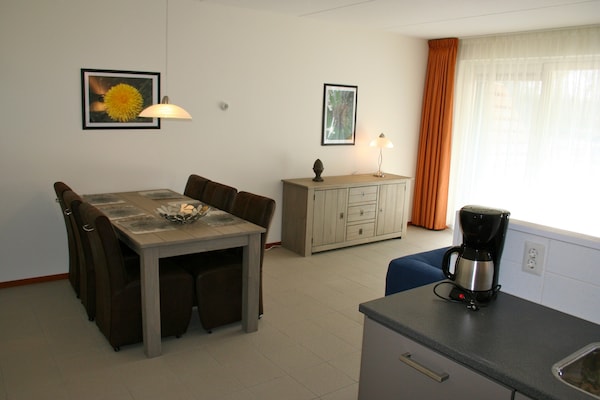 Foto van Rustige open plek met kind - Vakantiehuis in Hardenberg (rheezerveen) - LivingRoom