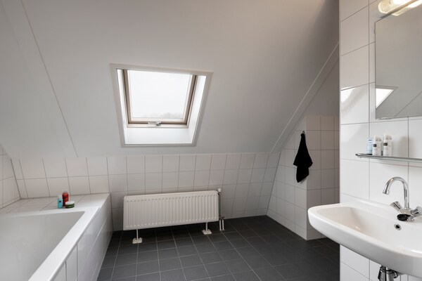 Foto van Villa met Solarium nr Hoogeveen - Vakantiehuis in Ruinen - BathRoom