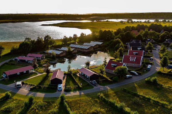 Foto van Groot groepsverblijf op het platteland - Vakantiehuis in Bant - AreaSummer1KM