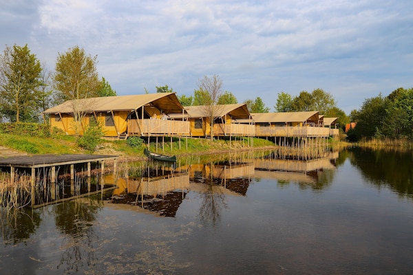 Foto van Ontsnapping aan het meer voor groepen - Vakantiehuis in Bant - ExteriorSummer