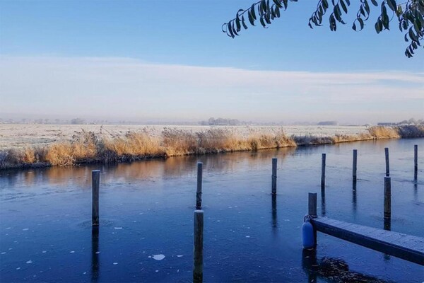 Foto van Verblijf aan het water met huisdieren - Vakantiehuis in Delfstrahuizen - AreaSummer20KM