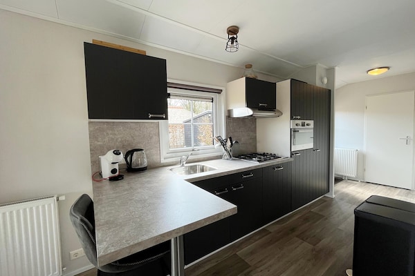 Foto van Boerderijverblijf aan het Meer, Friesland - Vakantiehuis in Sint Nicolaasga - Kitchen