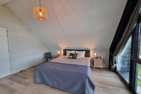 Foto van Watervilla in Balk met Privé Steiger - Vakantiehuis in Balk - BedRoom