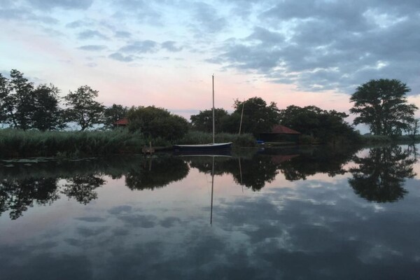 Foto van Woonboot in Offingawier met Uitzicht op Zee - Vakantiehuis in Offingawier - AreaSummer5KM
