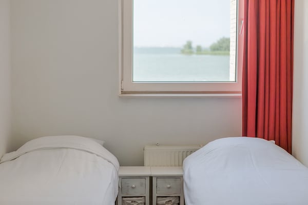 Foto van Appartement met uitzicht op het IJsselmeer - Vakantiehuis in Makkum - BedRoom
