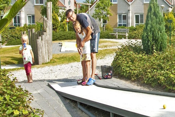 Foto van Moderne villa in Makkum met tuin - Vakantiehuis in Makkum - Untagged