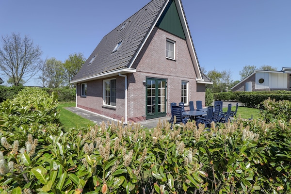 Foto van Villa met jacuzzi en sauna in Makkum - Vakantiehuis in Makkum - GardenSummer
