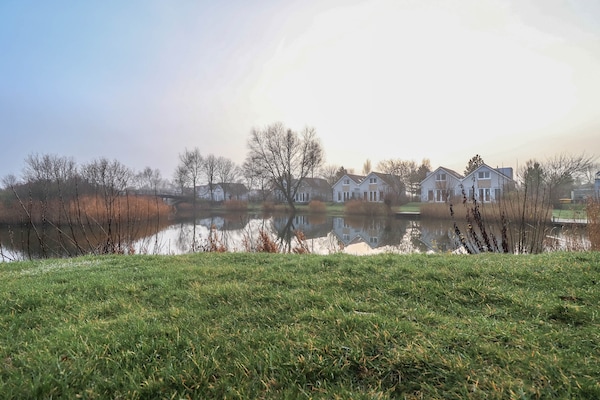 Foto van Villa met jacuzzi en sauna in Makkum - Vakantiehuis in Makkum - AreaSummer1KM