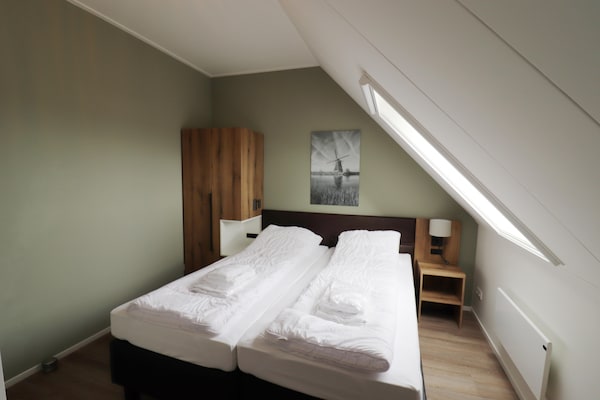 Foto van Rustig gelegen villa in Friesland - Vakantiehuis in Leons - BedRoom