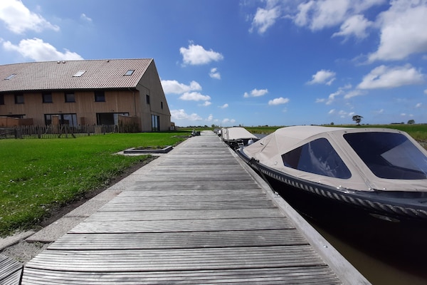 Foto van Rustig gelegen villa in Friesland - Vakantiehuis in Leons - GardenSummer