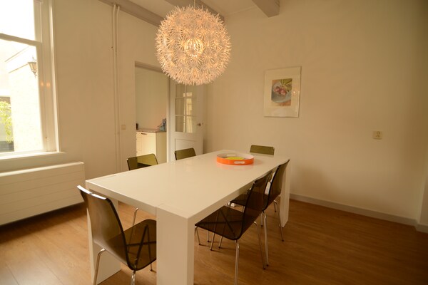 Foto van Vakantiehuis Harlingen bij Zee - Vakantiehuis in Harlingen - DiningRoom