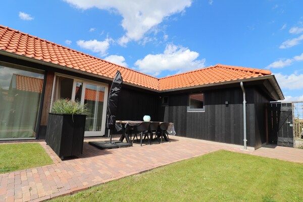 Foto van Tiny House in Anjum bij het Meer - Vakantiehuis in Anjum - TerraceBalcony