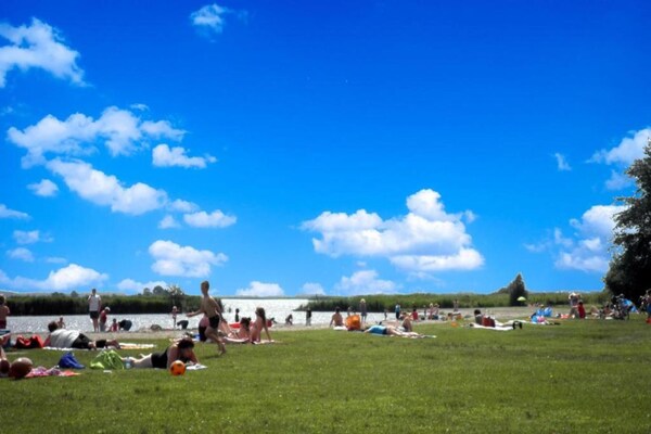 Foto van Tiny House in Anjum bij het Meer - Vakantiehuis in Anjum - AreaSummer5KM