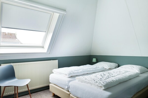 Foto van Bungalow met sauna en natuur - Vakantiehuis in Friesland - BedRoom