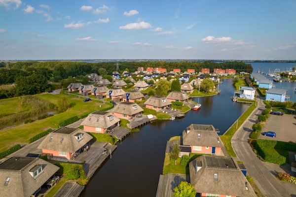 Foto van Villa aan het water nabij Groningen - Vakantiehuis in Midlaren - AreaSummer1KM