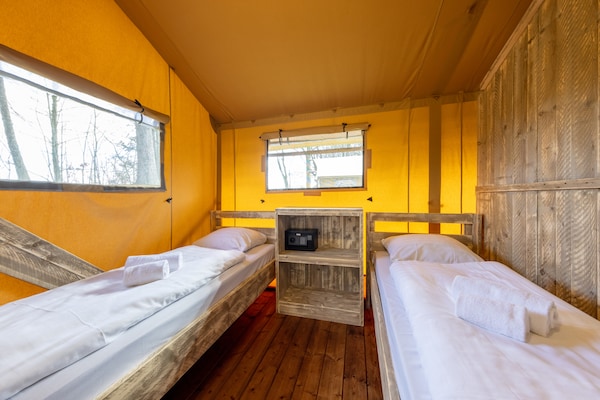 Foto van Charmante safaritent aan het meer - Vakantiehuis in Gasselternijveen - BedRoom