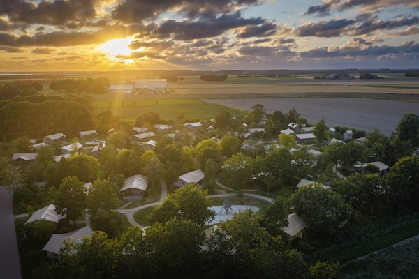 Foto van Safaritent vlakbij Lauwersmeerpark - Vakantiehuis in Vierhuizen - ParkFacilities