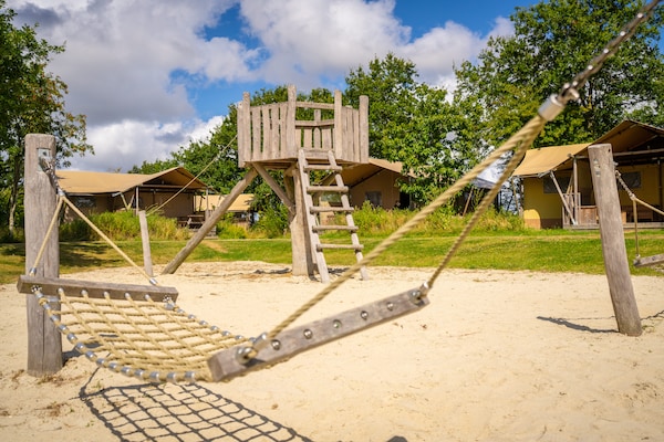 Foto van Safaritent vlakbij Lauwersmeerpark - Vakantiehuis in Vierhuizen - ParkFacilities