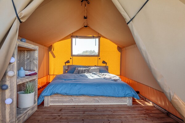 Foto van Safaritent vlakbij Lauwersmeerpark - Vakantiehuis in Vierhuizen - BedRoom
