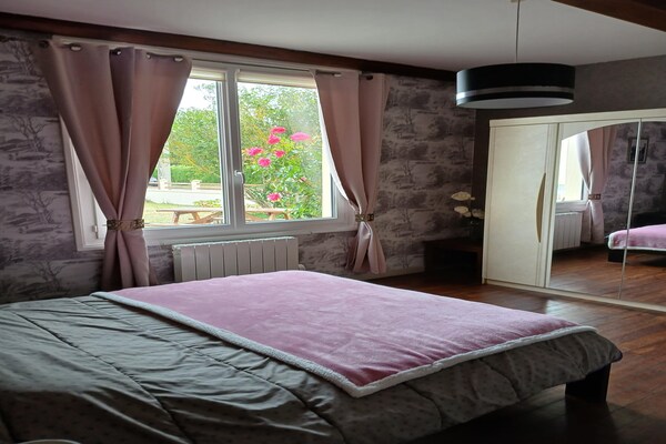 Foto van Vakantiehuis in Bréhal bij zandstrand - Vakantiehuis in St. Martin-de-Bréhal - BedRoom