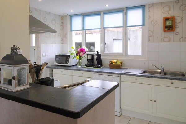 Foto van Vakantiehuis in Bréhal bij zandstrand - Vakantiehuis in St. Martin-de-Bréhal - Kitchen