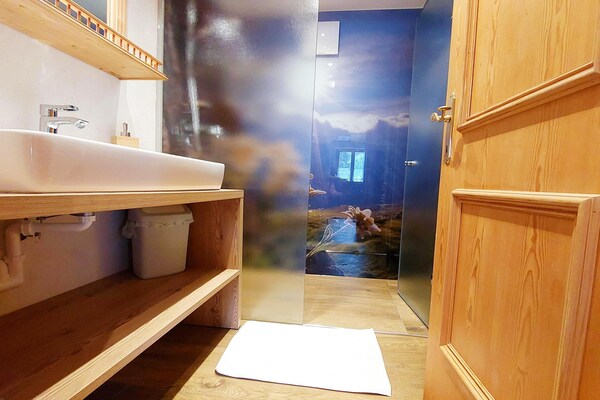 Foto van Chalet in Hochfügen bij Skiliften - Vakantiehuis in Hochfügen - BathRoom