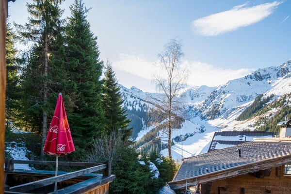 Foto van Chalet in Hochfügen bij Skigebied - Vakantiehuis in Hochfügen - ExteriorWinter