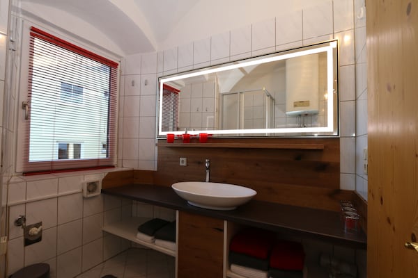 Foto van Appartement in Fügen bij Spieljochbahn - Vakantiehuis in Fügen - BathRoom