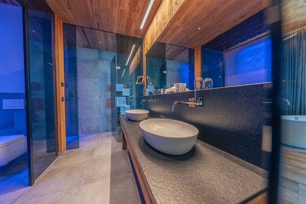 Foto van Chalet in Kaltenbach bij Skilift en Sauna - Vakantiehuis in Kaltenbach - BathRoom
