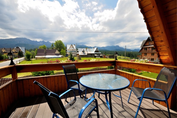 Foto van Huisje met uitzicht op het Tatragebergte - Vakantiehuis in Miasto Murzasichle - TerraceBalcony
