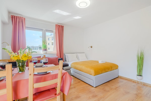 Foto van Appartement met eigen balkon - Vakantiehuis in Warszawa 2 - DiningRoom