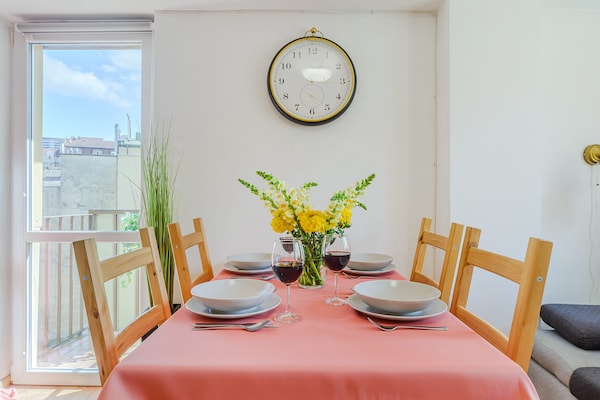 Foto van Appartement met eigen balkon - Vakantiehuis in Warszawa 2 - DiningRoom