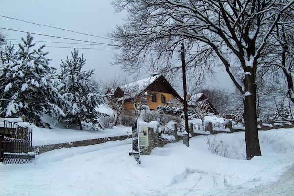 Foto van Vakantiehuis in Przesieka bij Skibanen - Vakantiehuis in Przesieka - ExteriorWinter