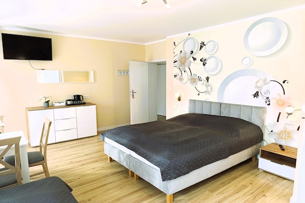 Foto van Appartement met zwembad en jacuzzi, Międzywodzie - Vakantiehuis in Międzywodzie - BedRoom