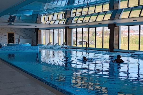 Foto van Comfortabel appartement, binnenzwembad en sauna. - Vakantiehuis in Dziwnow - Pool