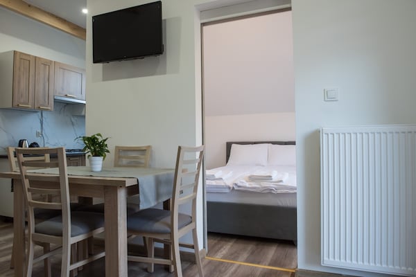 Foto van Comfortabel, handig appartement, zwembad - Vakantiehuis in Jaroslawiec - DiningRoom